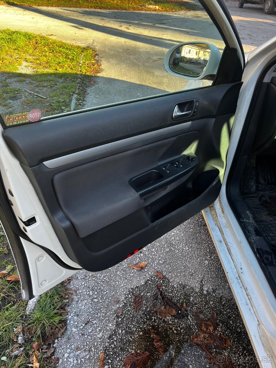 Rozpredám volkswagen golf 5 variant, kufrove dvere predané - 8