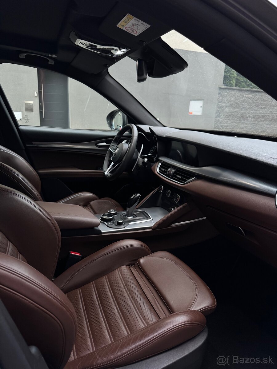 Alfa Romeo Stelvio Q4 - 8