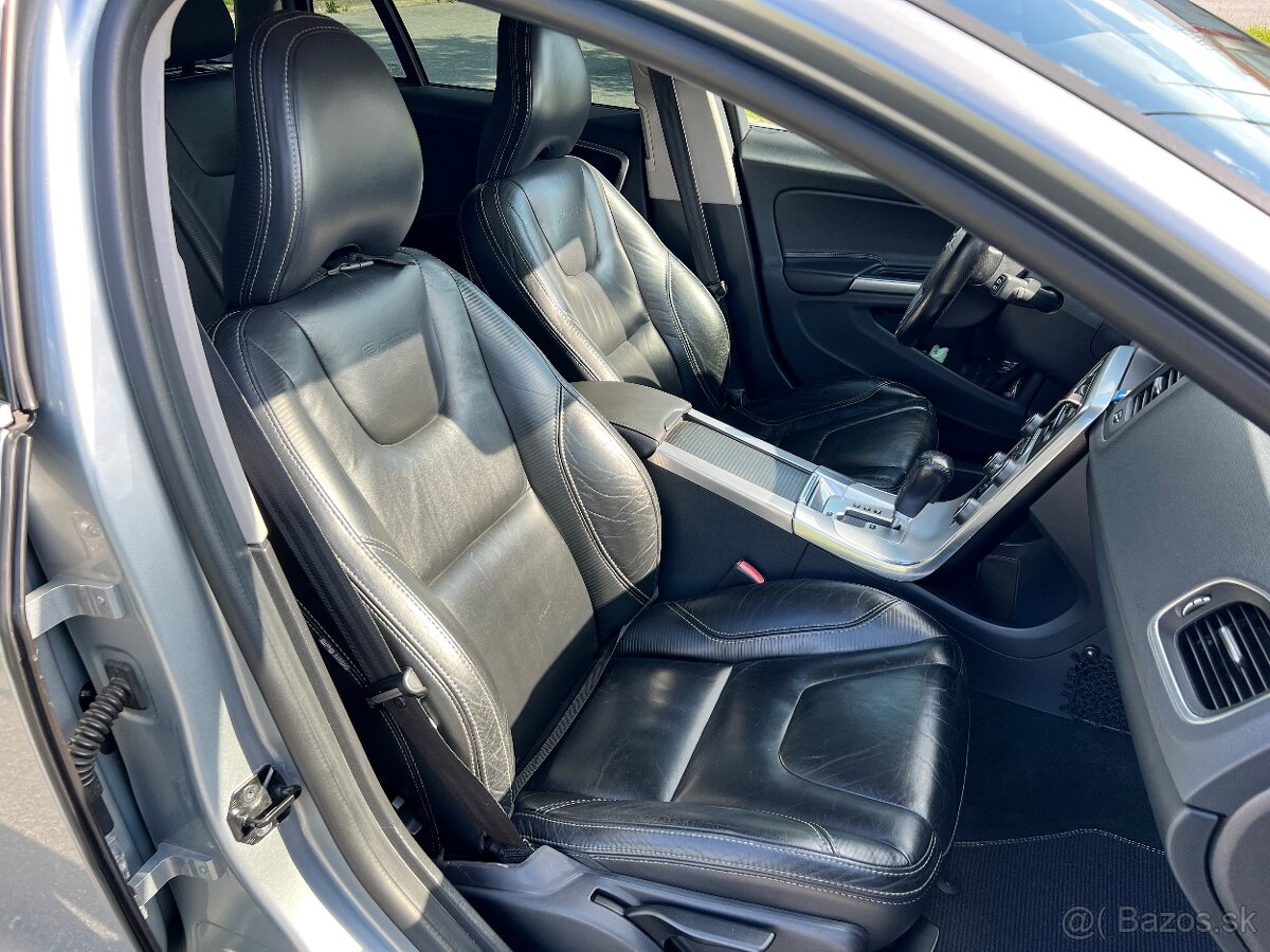 Volvo V60 D5 AWD - 8