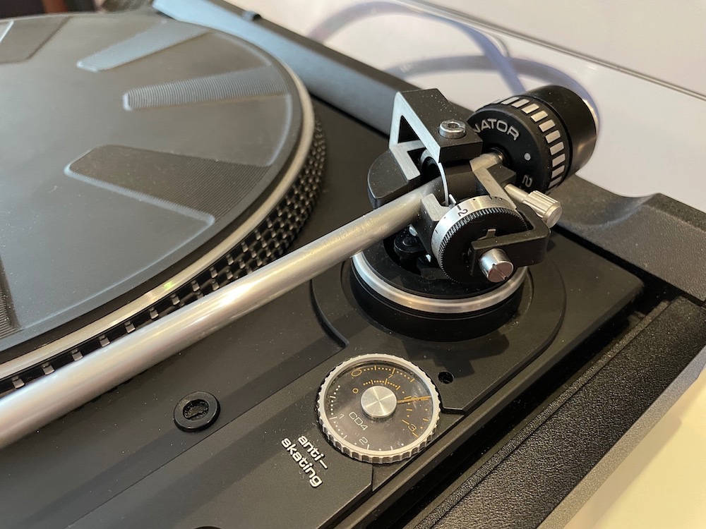 Gramofón Dual CS604 - Direct Drive - 8