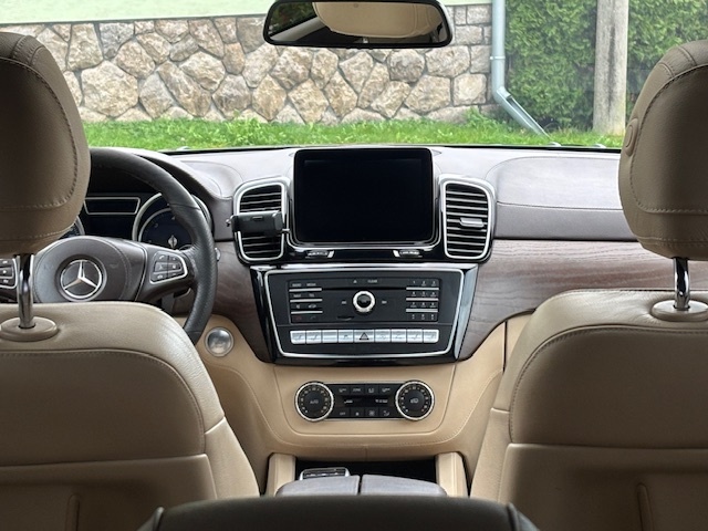 Predám MERCEDES-BENZ GLS 350 d 4 Matic - 8