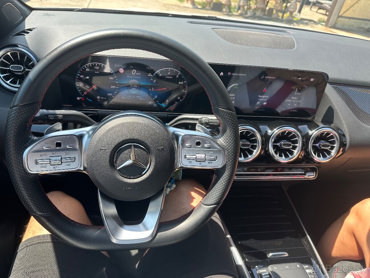 Mercedes Benz GLA 180 - 8