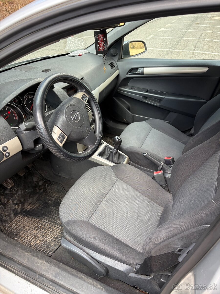 Opel Astra H 2007 1.4 EcoTec 66kW - 8