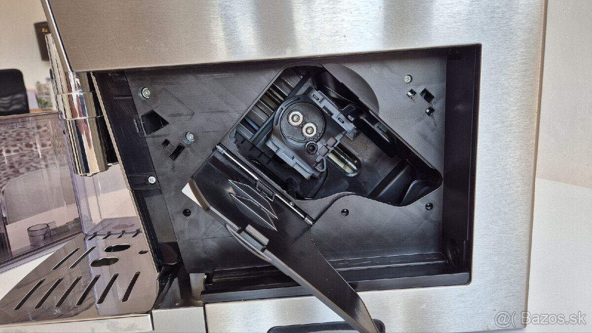 Kávovar DeLonghi PrimaDonna Deluxe - 8