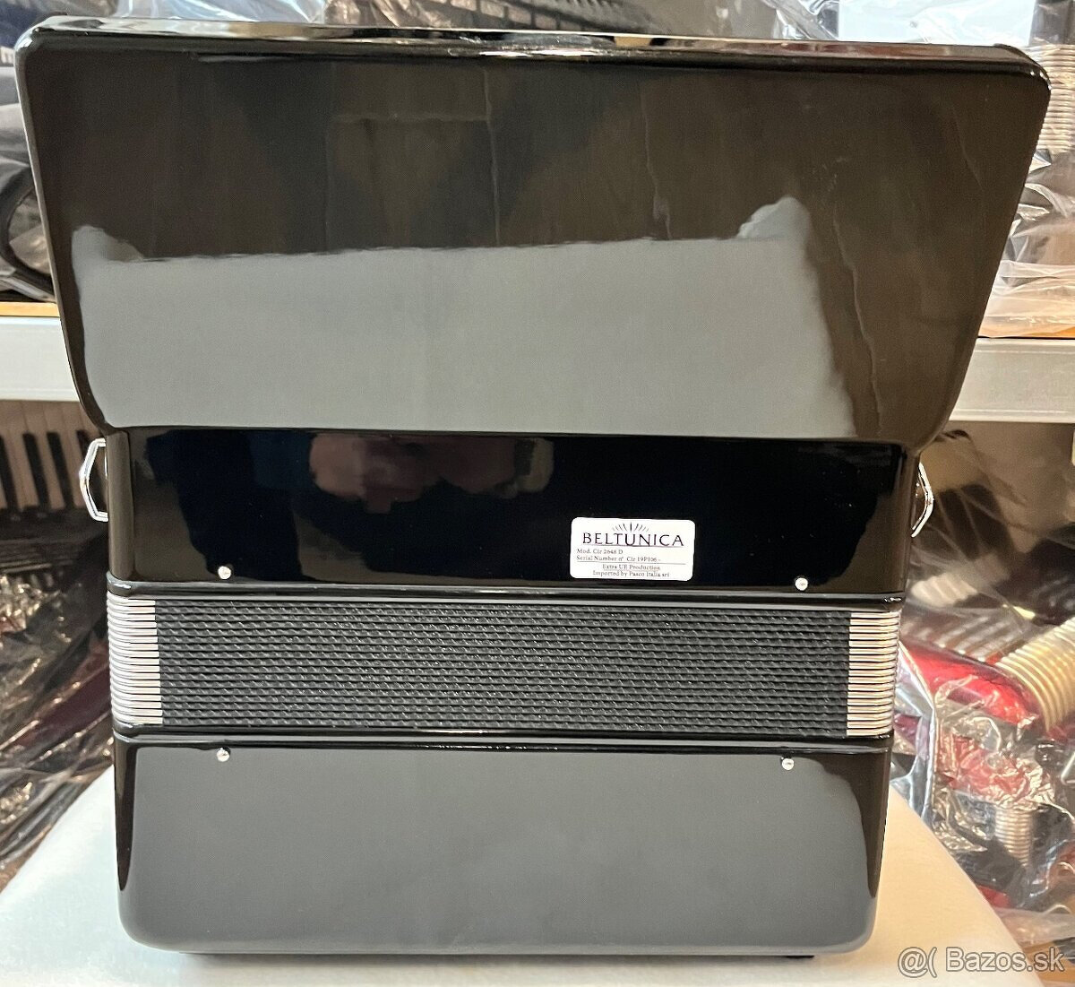 Predám nový akordeón BELTUNICA Vivaldi- De Luxe 60 basový- n - 8