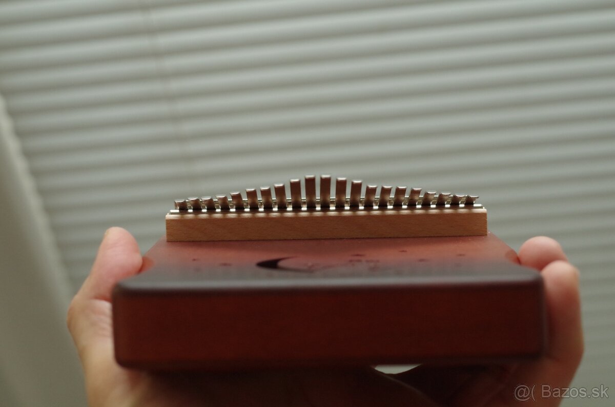 Kalimba 21 tónová s rezonančným otvorom - 8