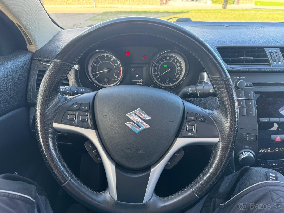 Suzuki Kizashi, 2011 ⭐6st. manuál ⭐predný pohon⭐ panorama⭐ - 8