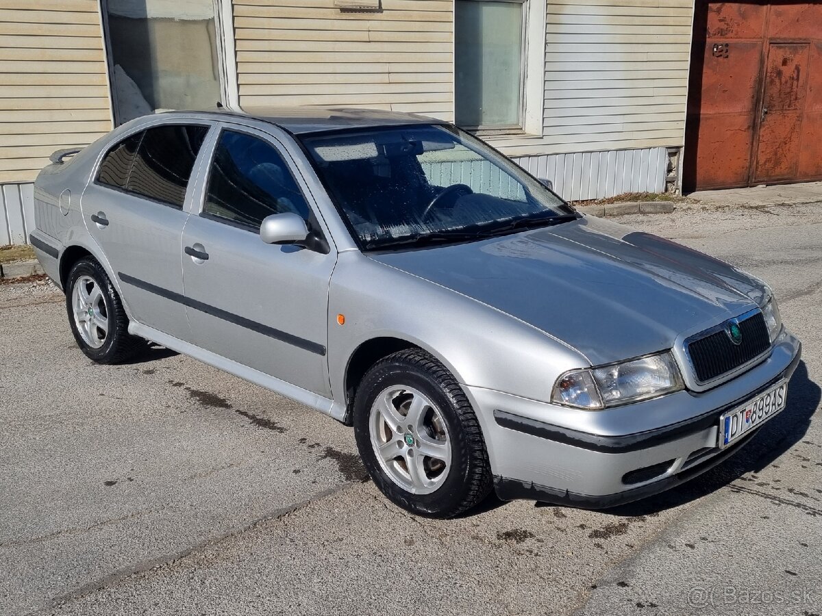 Škoda Octavia 1 Rozpredám 2.0 i - 8