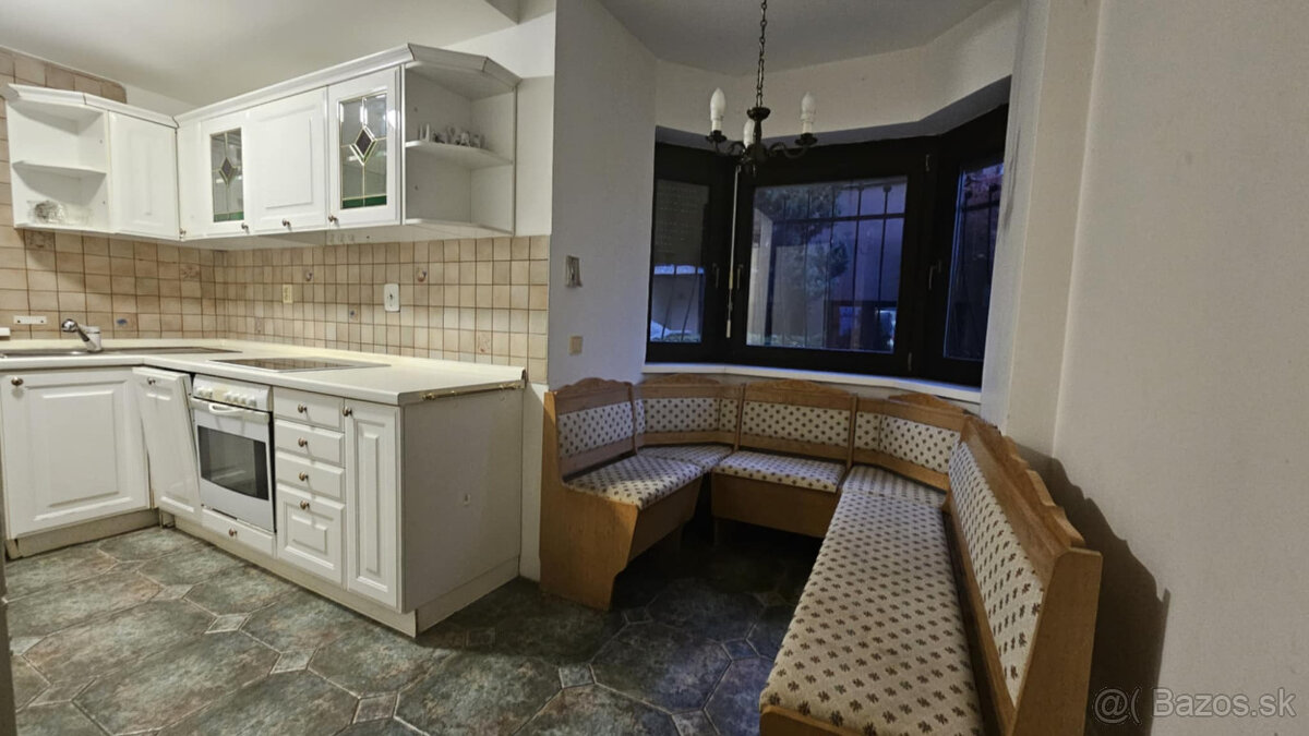 Prenájom priestranného apartmánu s nádherným výhľadom. - 8