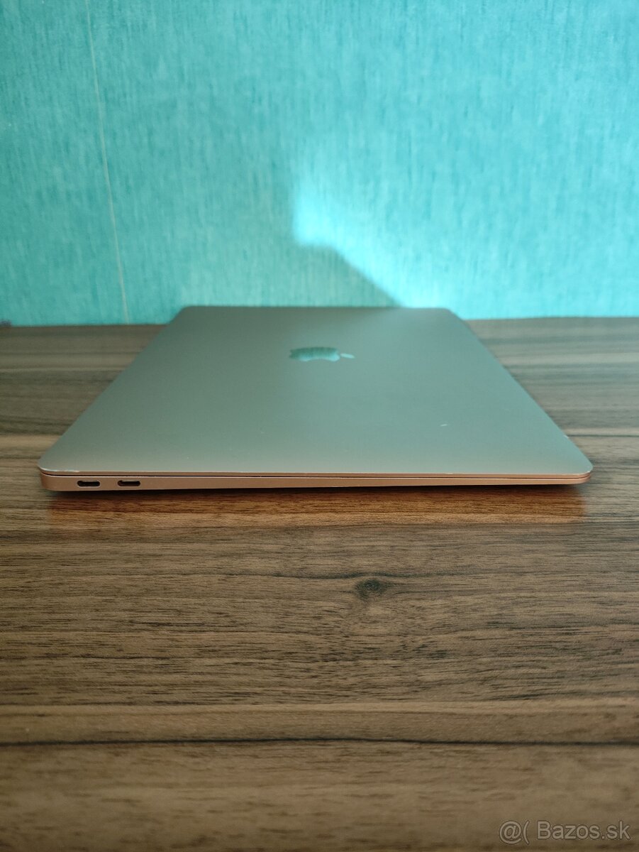 MacBook Air 2020 | i5 • 8GB • 512GB SSD - 8