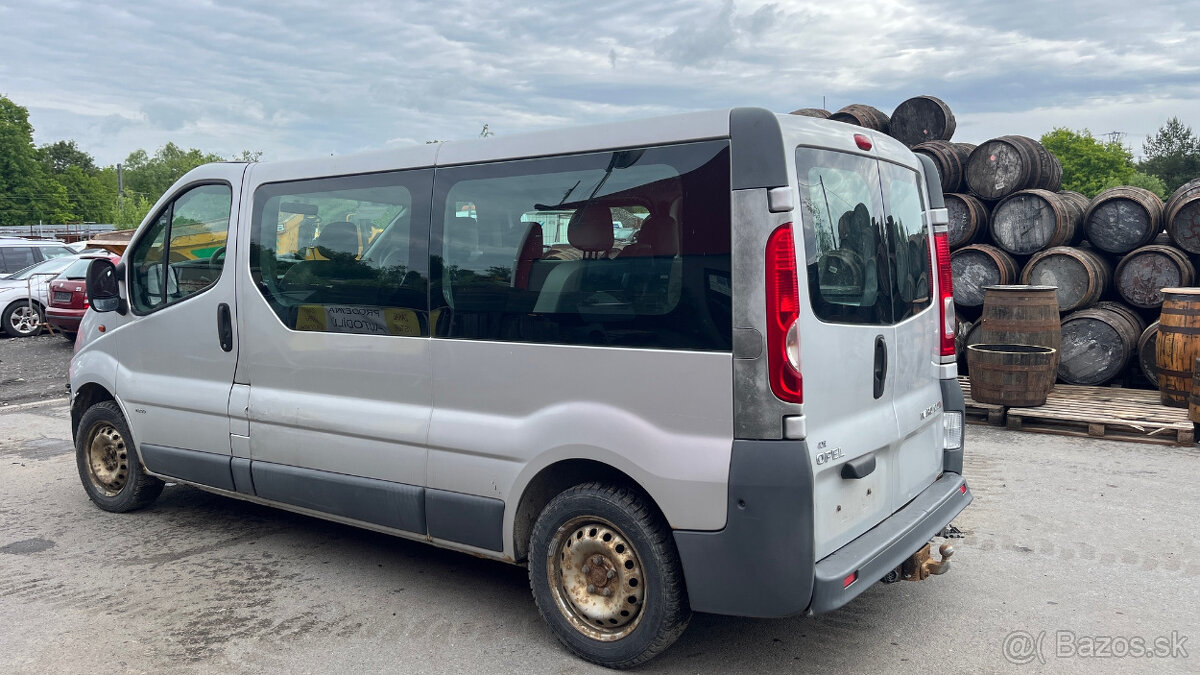 Opel Vivaro 2.0dci M9R E7 - 8