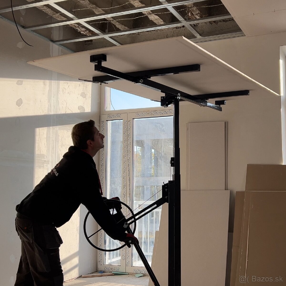 Zdvihák na sadrokartónové dosky - 8