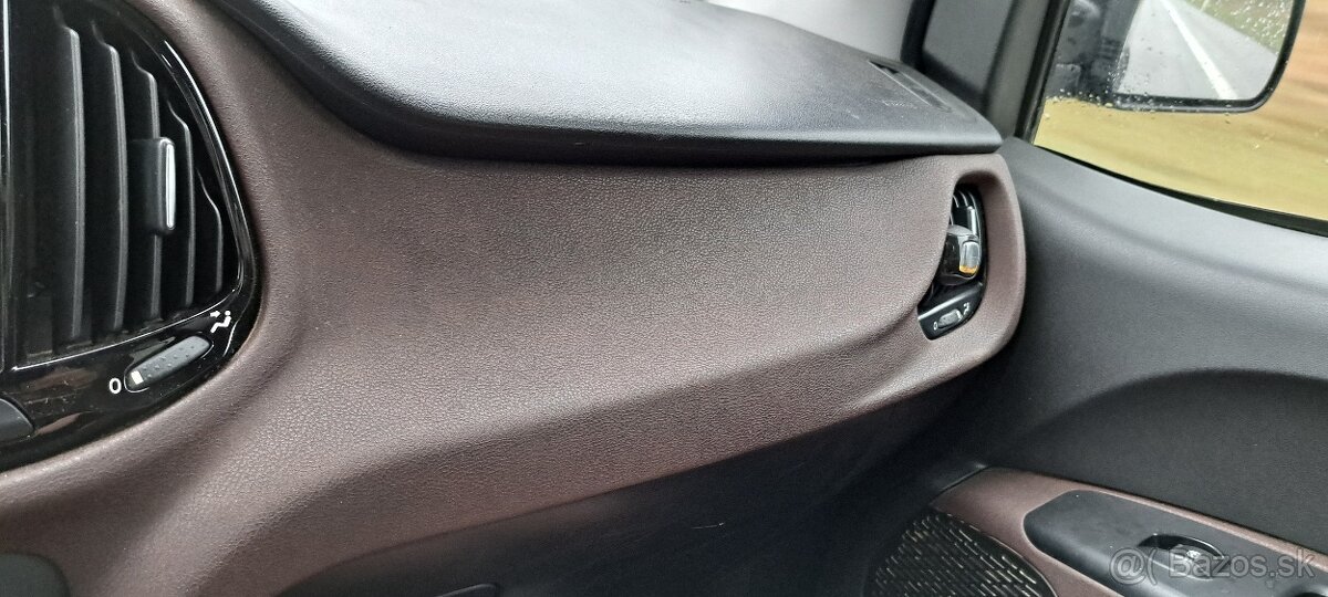 Fiat Doblo 1,6td 88kW 7 miestne - 8