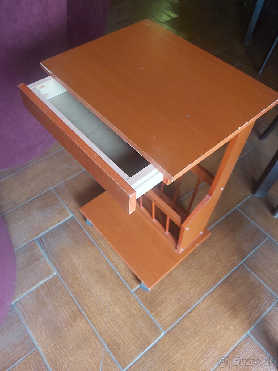 Doplnky do bytu,stolik,stojany,vešiak,šamlík - 8