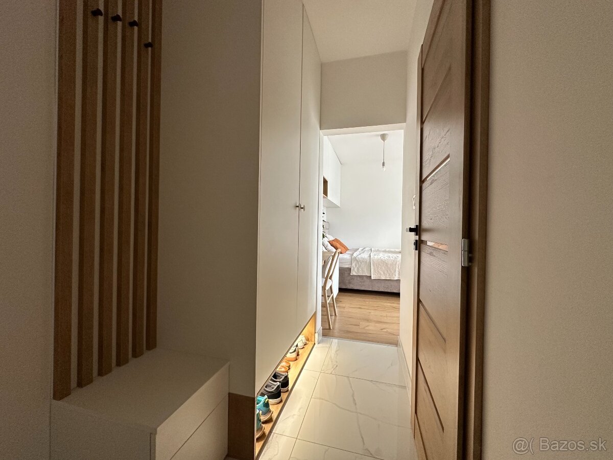 Útulný a svetlý 1-izbový byt v srdci Rače - 8