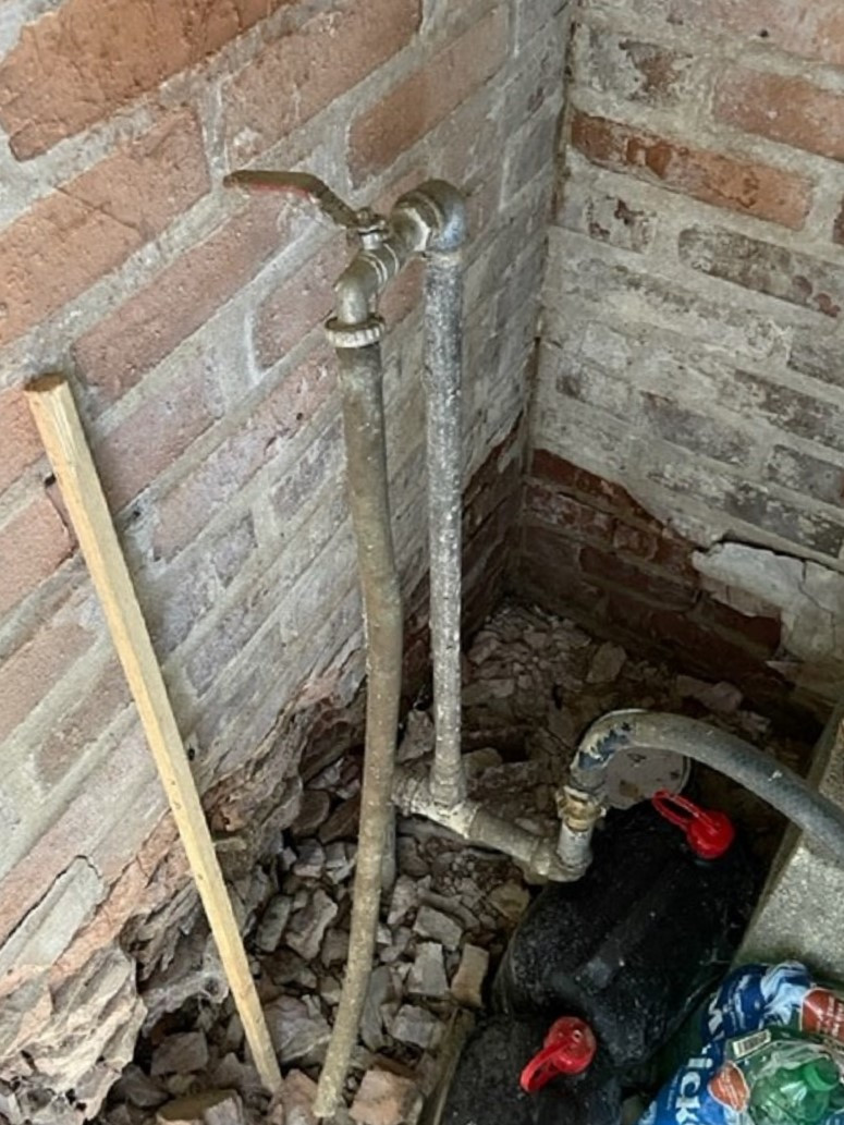 Záhrada s chatou, krásne prostredie pri potoku, studňa, ele. - 8