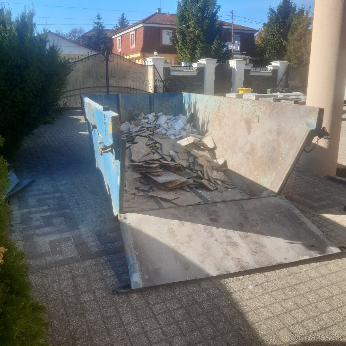 VYPRATÁVANIE POZEMKOV A BYTOV ,KOŠICE 0908222911 NONSTOP - 8