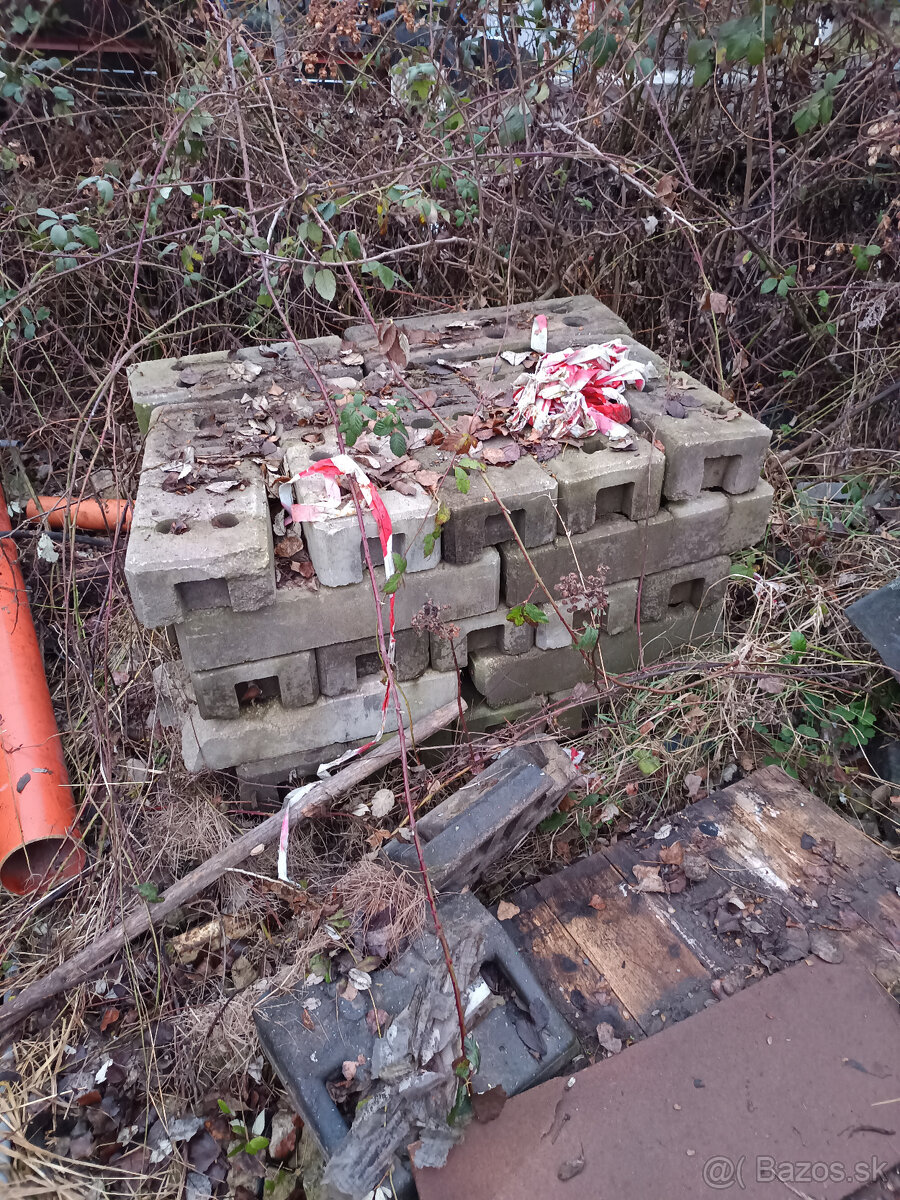 Dočasný plot, plechové dielce - 8