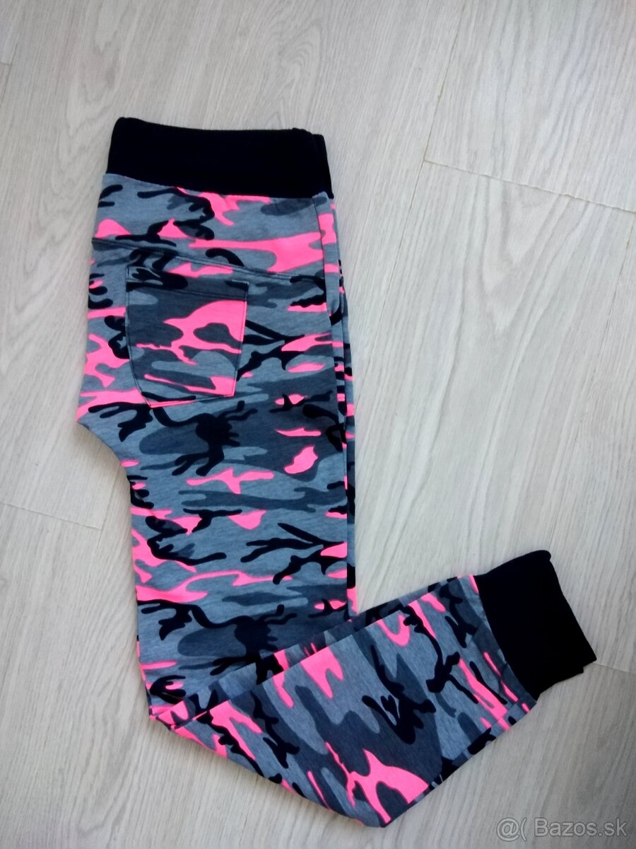 Originál NIKE tepláky - 8