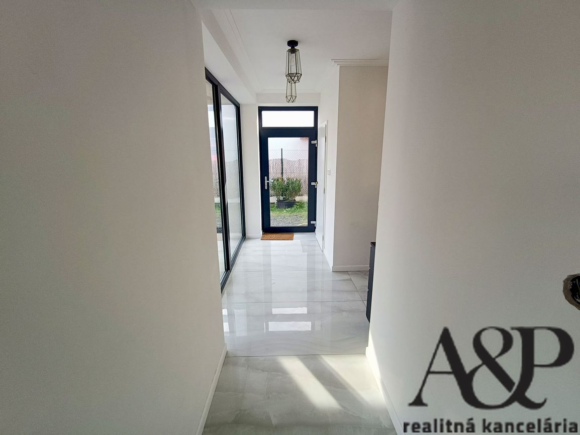 NOVOSTAVBA - 4 IZB. RD, POZEMOK 354M2, KOSTOLIŠTE, okr. MALA - 8