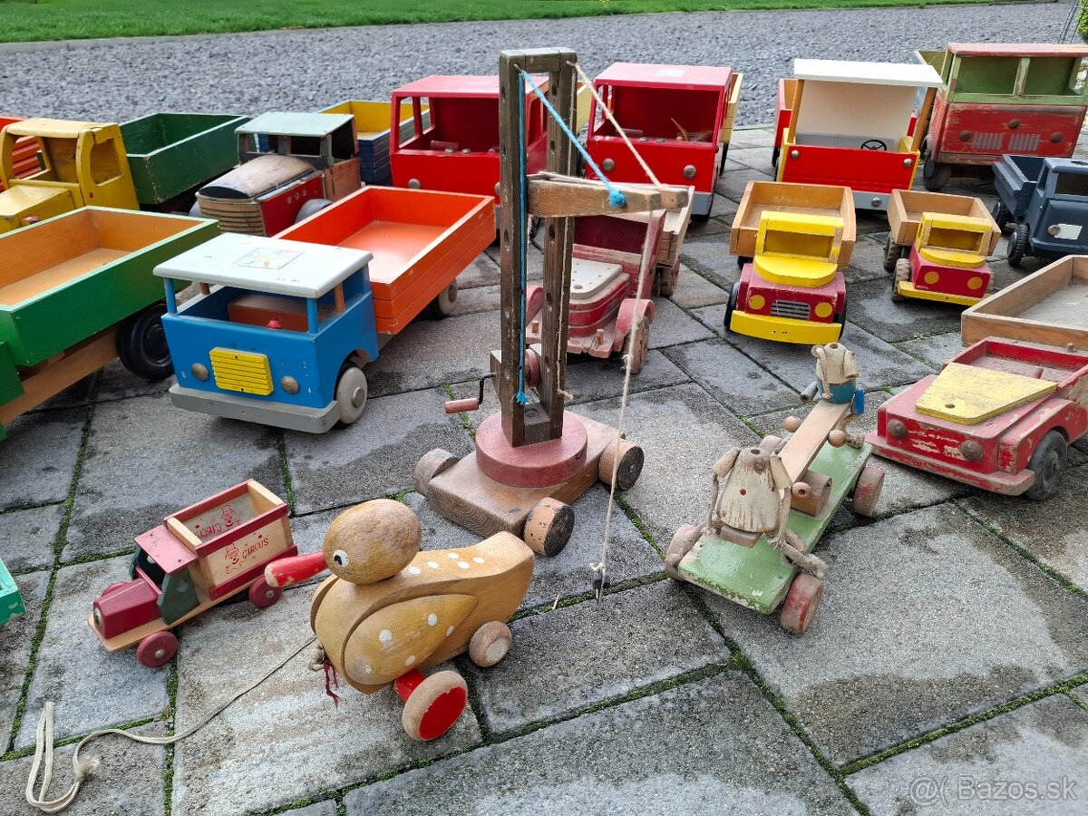 Staré drevené hračky - 8