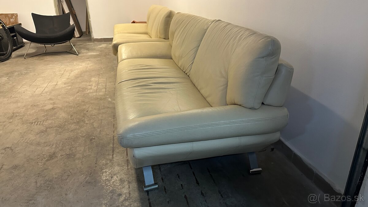 Bledá kožená sedačka 2+3 - 8