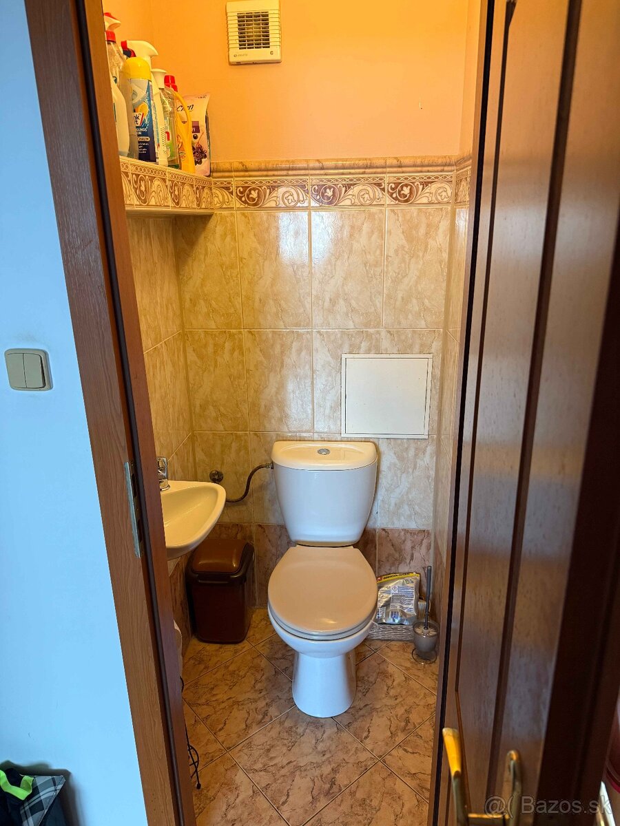 Na predaj: 3-izbový byt - 8