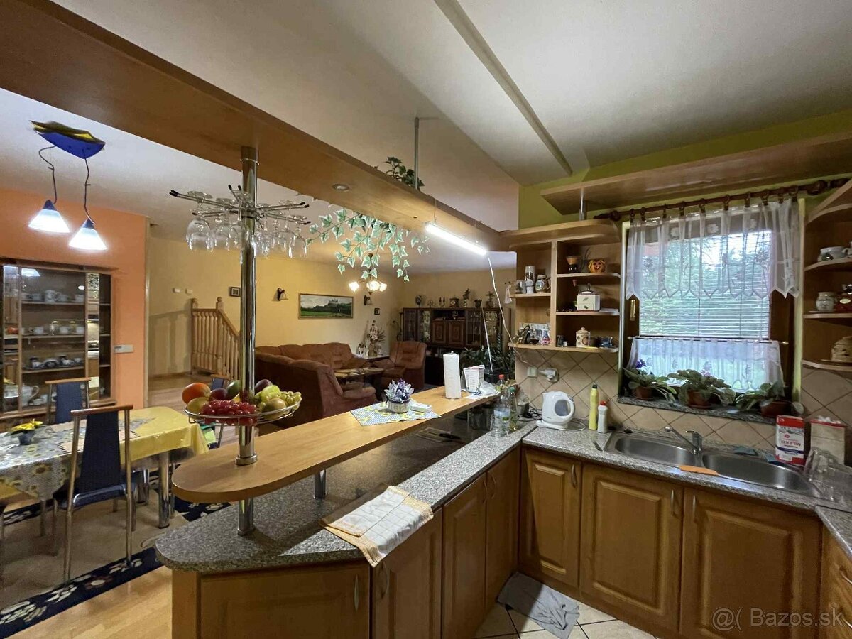 ZĽAVNENÉ • Na predaj dom s garážou a pozemkom v Skalici - 8