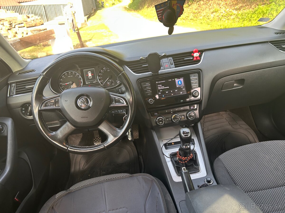 Škoda OCTAVIA 3 - 8