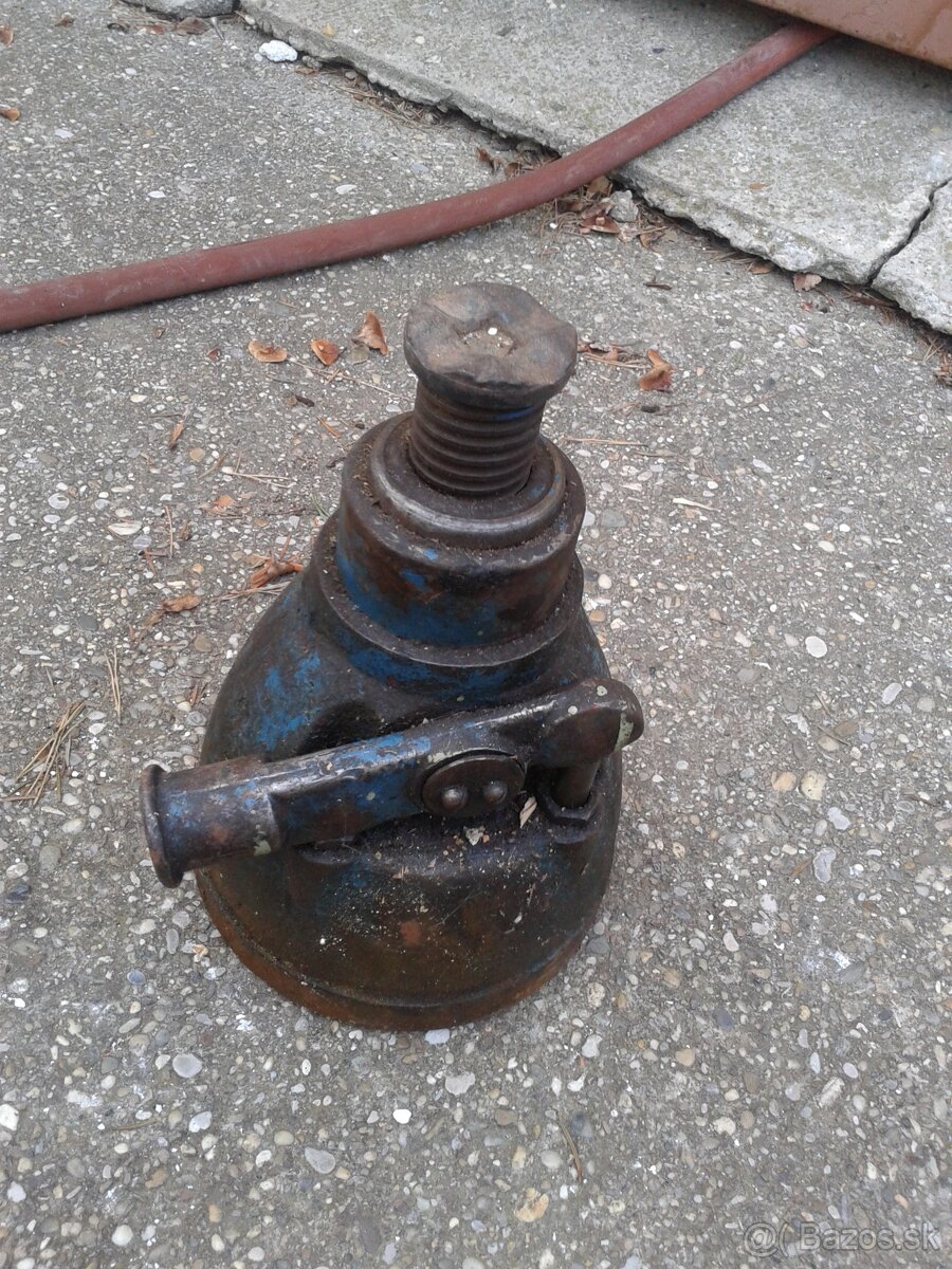 Stolový zverák YORK - 8