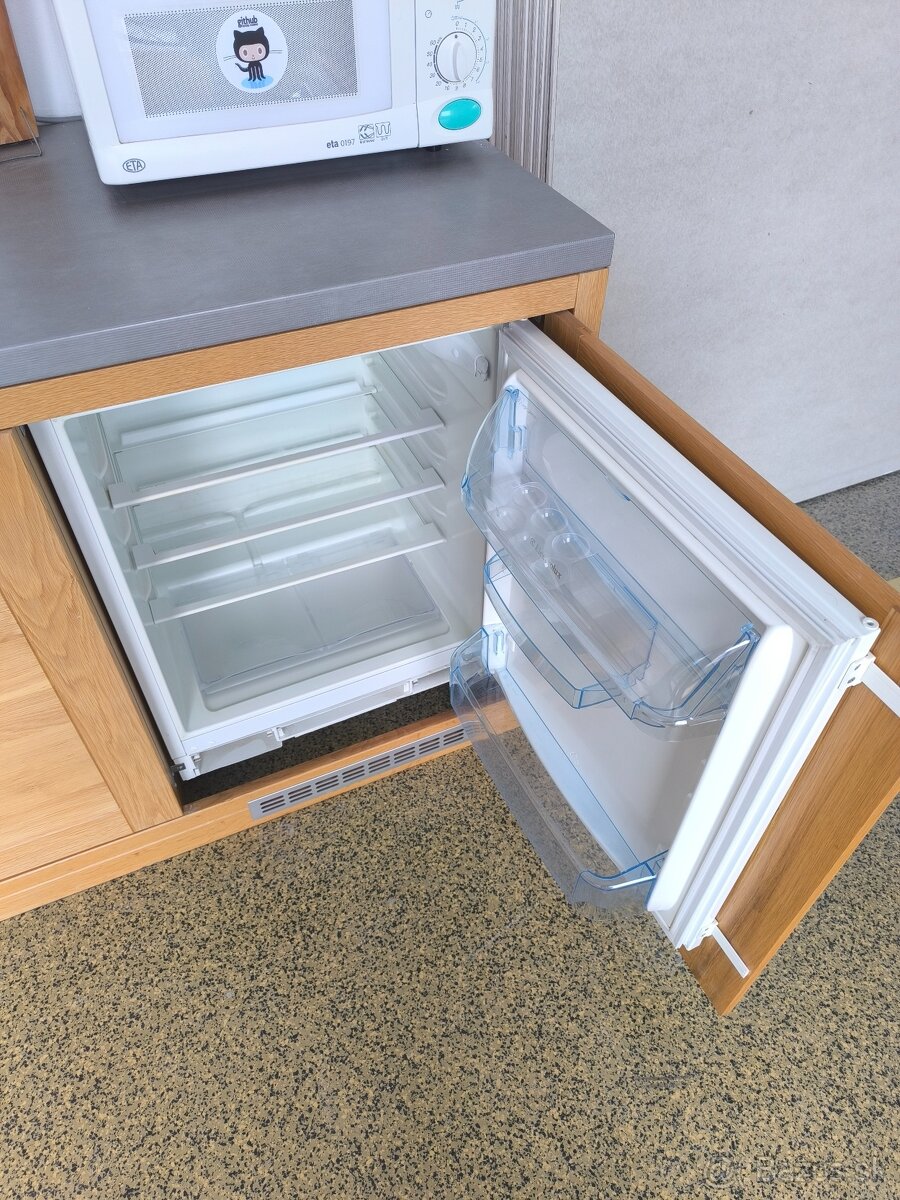 Kuchynská linka - 8