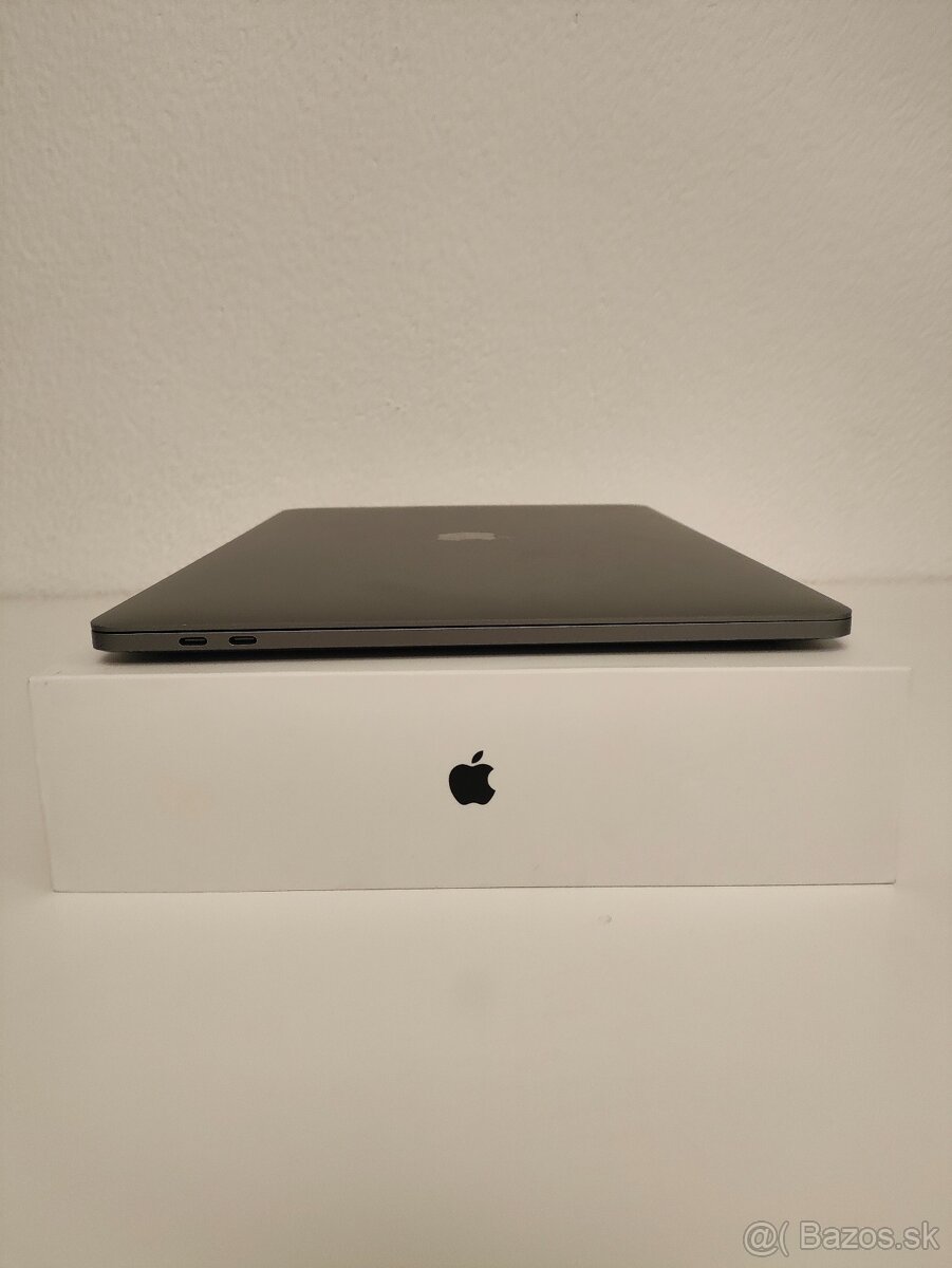 MacBook Pro 2018 | i7 • 16GB • 256GB SSD - 8