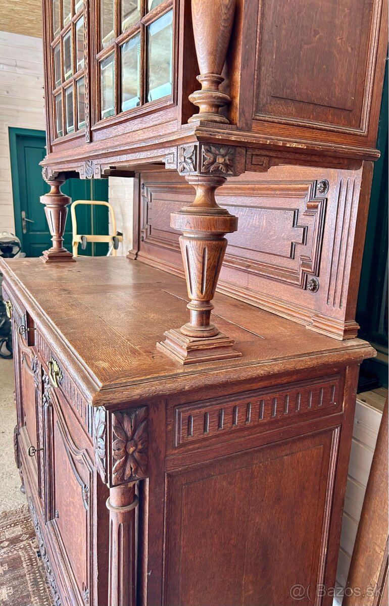 Historický príborník v rustikálnom štýle - 8