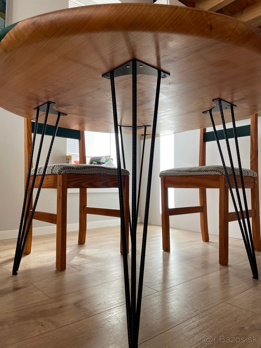 Masívny jedálenský stôl značky St.vol - čerešňa - 8