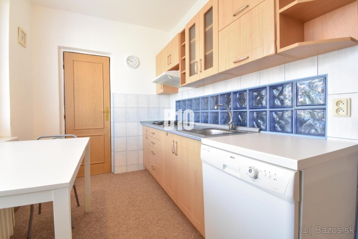 2 izbový byt, Hlinská - 8