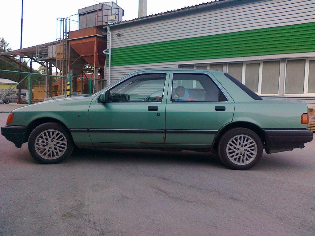 Predám FORD Sierra 2,0i Ghia 1988 - 8