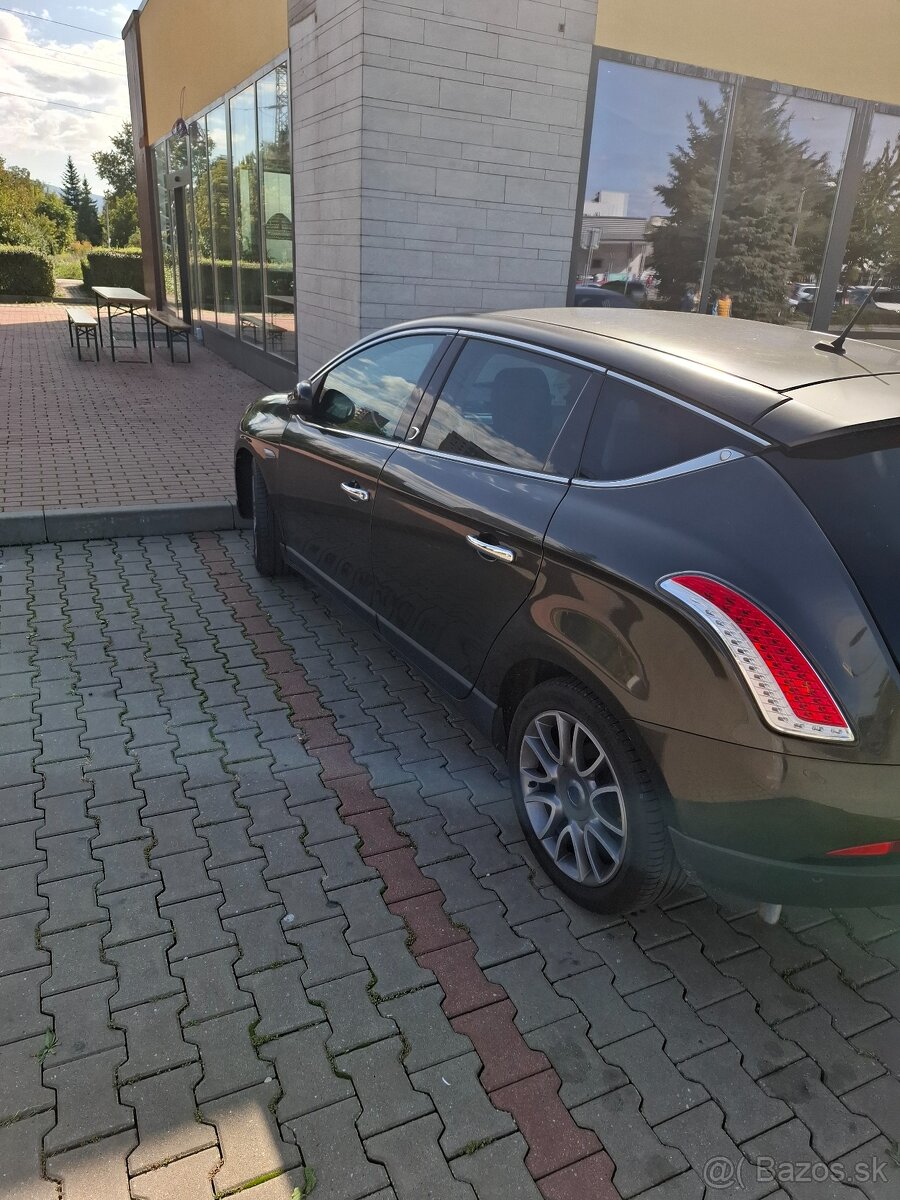 Predám Lancia Delta - 8