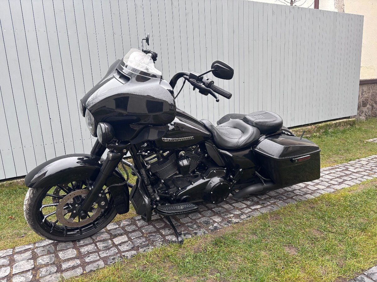 Harley Davidson FLHXS - 8