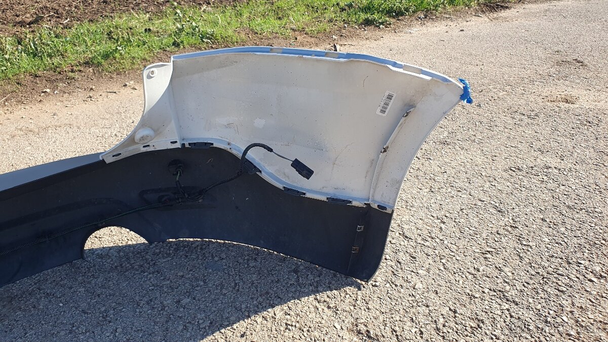 Zadný nárazník na Ford S-Max 2010-2014 - 8