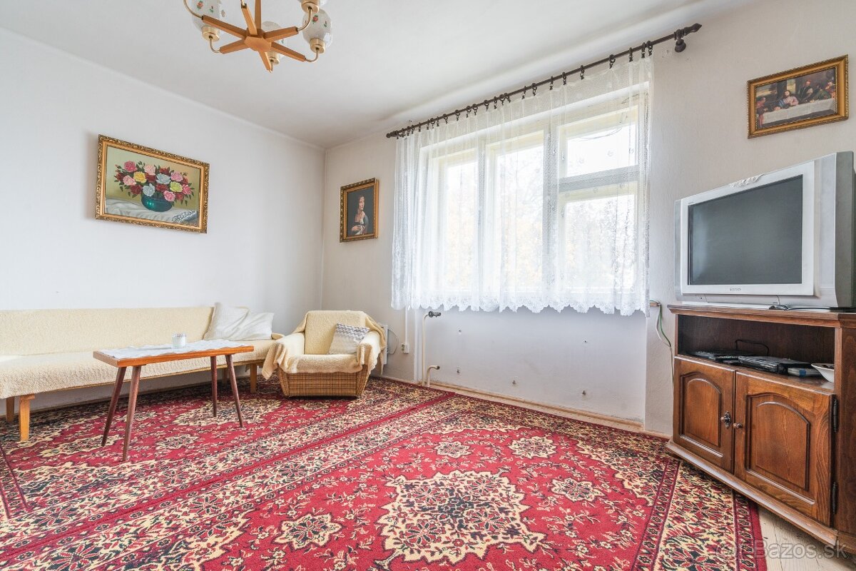 Rodinný domček v malebnej dedinke Stará Turá , časť Papraď - 8