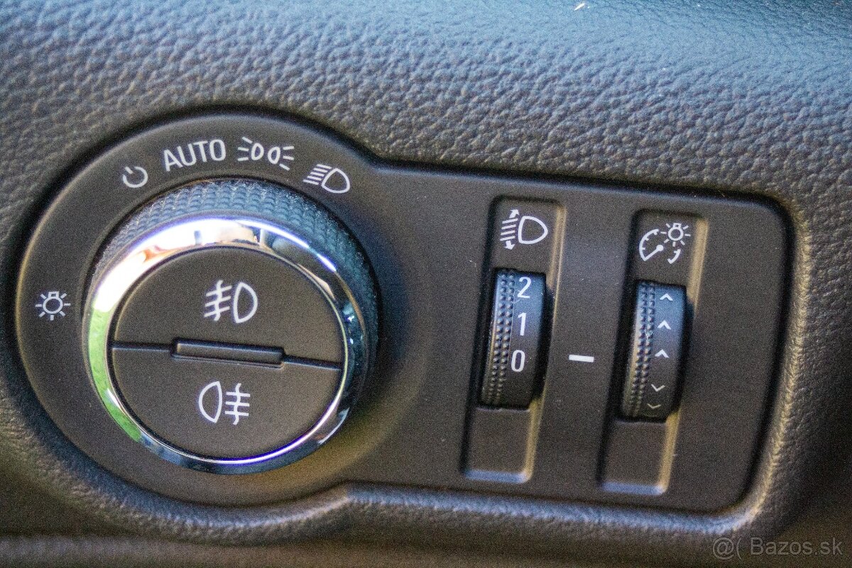 Predám Opel Astra 1.4 Turbo (120k) - 8