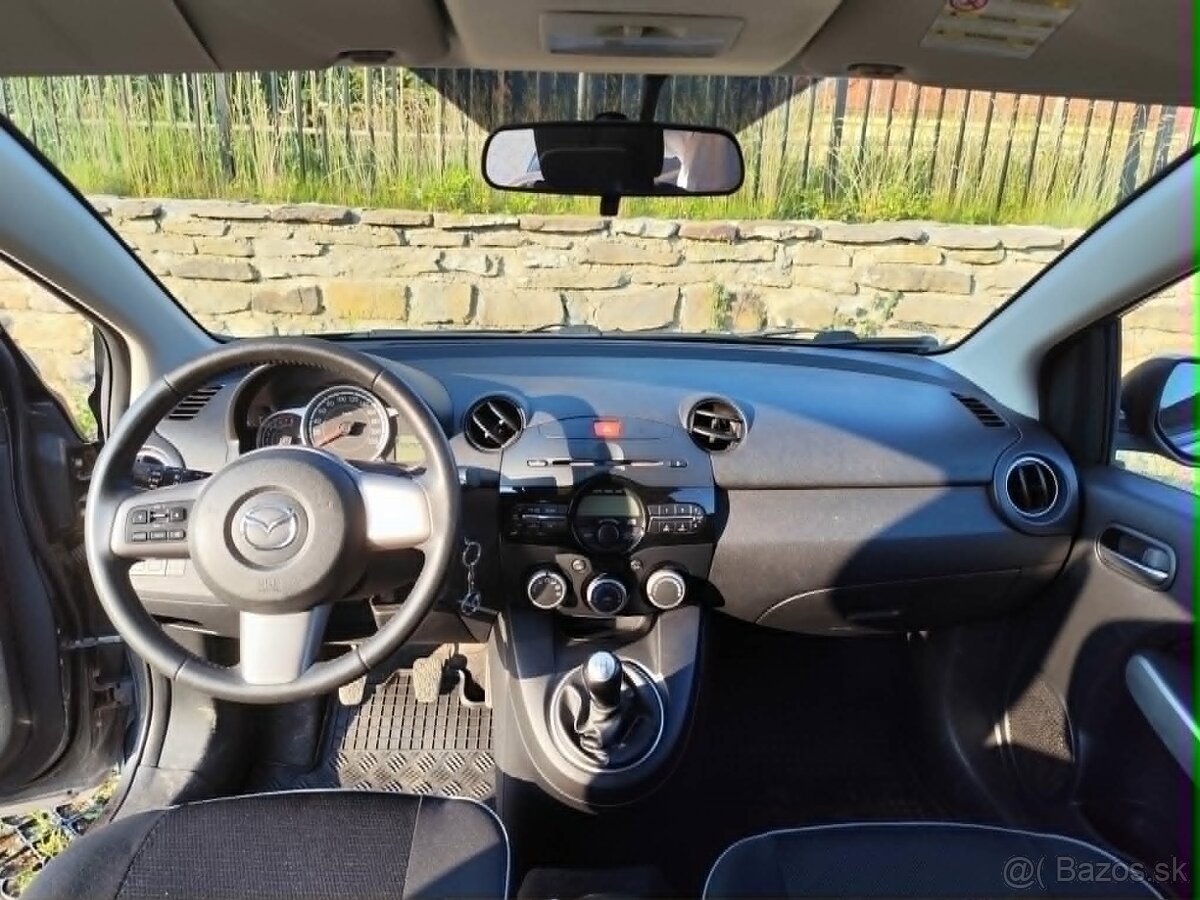 Mazda 2 - 8