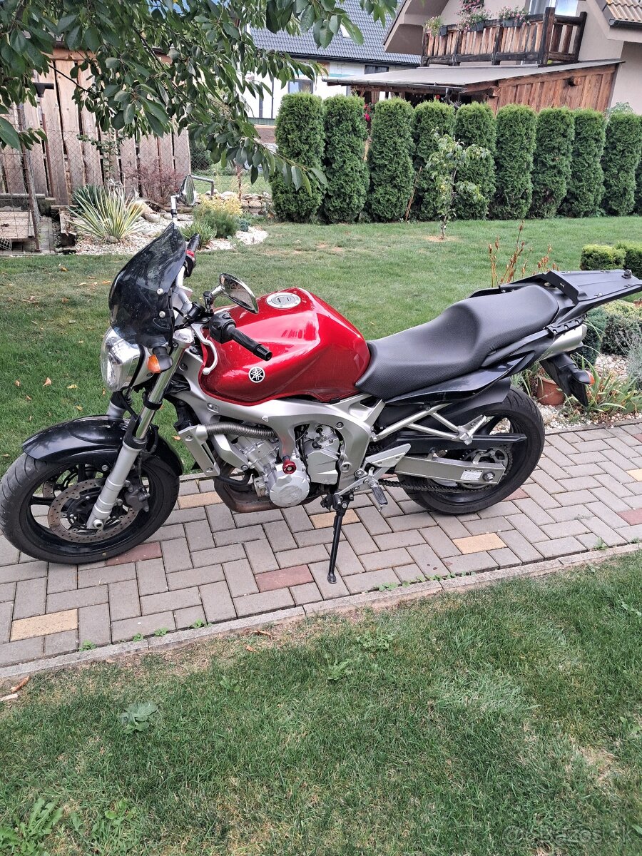 Yamaha - 8