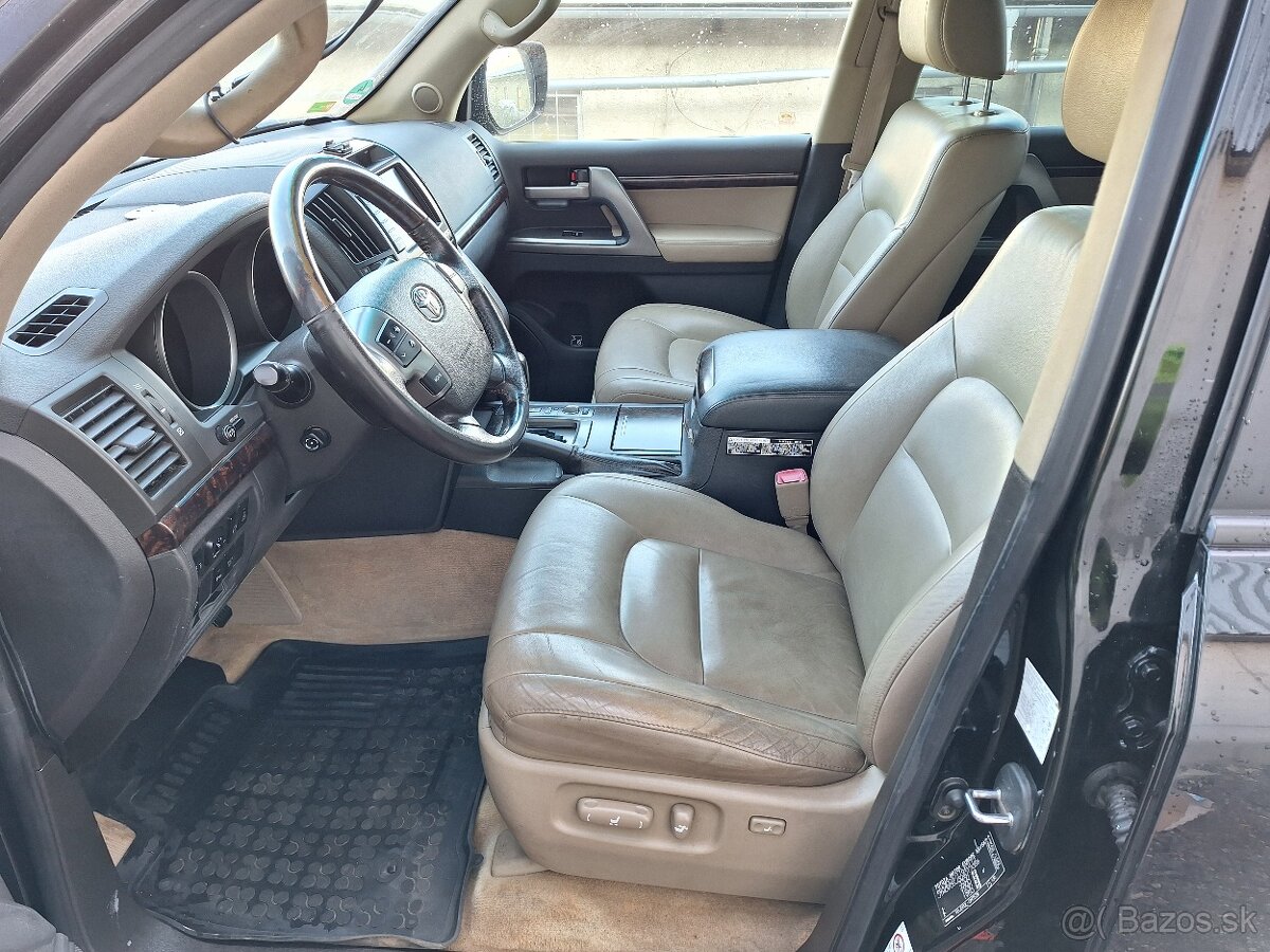 Toyota Land Cruiser 200 4.5 V8 D-4D - 8