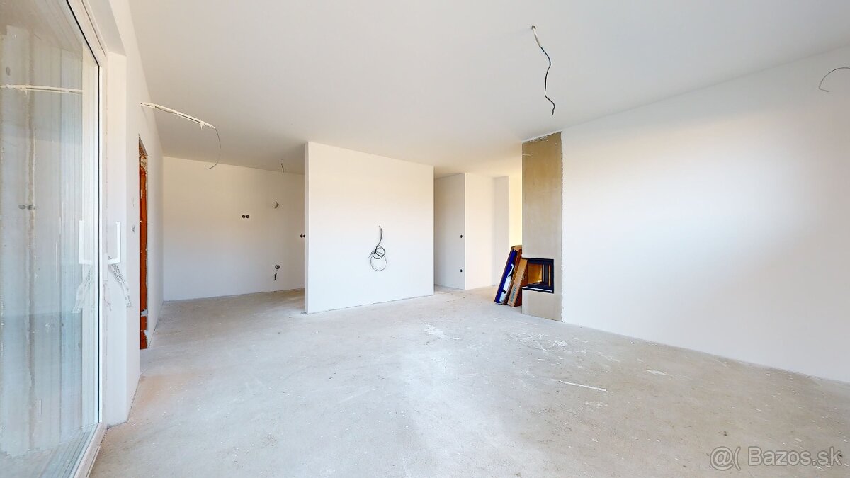 4 izbový rodinný dom tichej lokalite, parkovanie, oplotenie, - 8