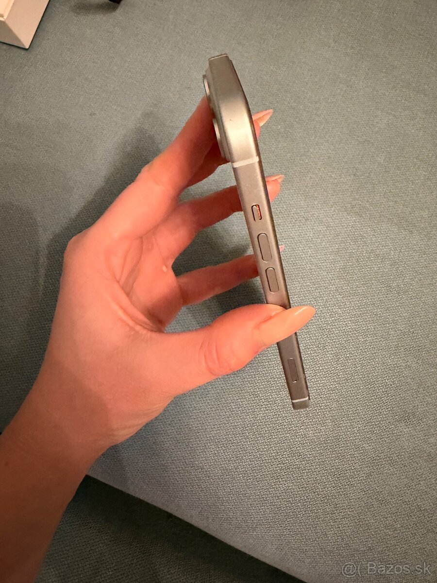 Predám iPhone 15 v super stave - 8