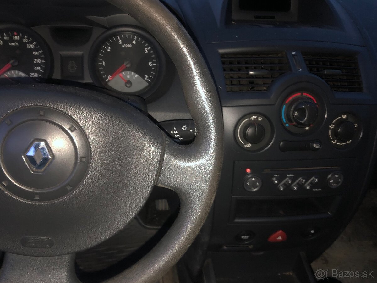 Rozpredám Renault megane - 8