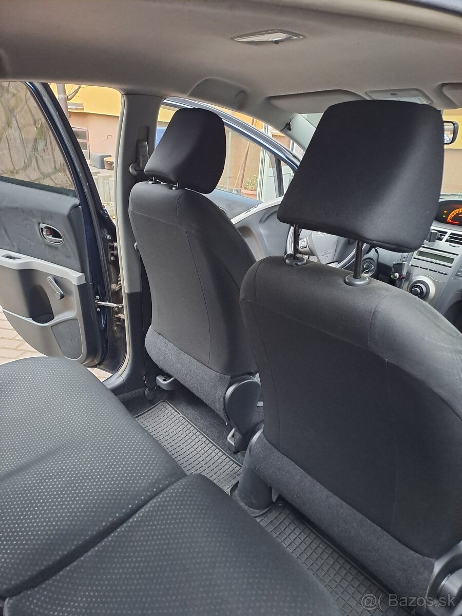 Toyota YARIS 1,33 5D T - 8