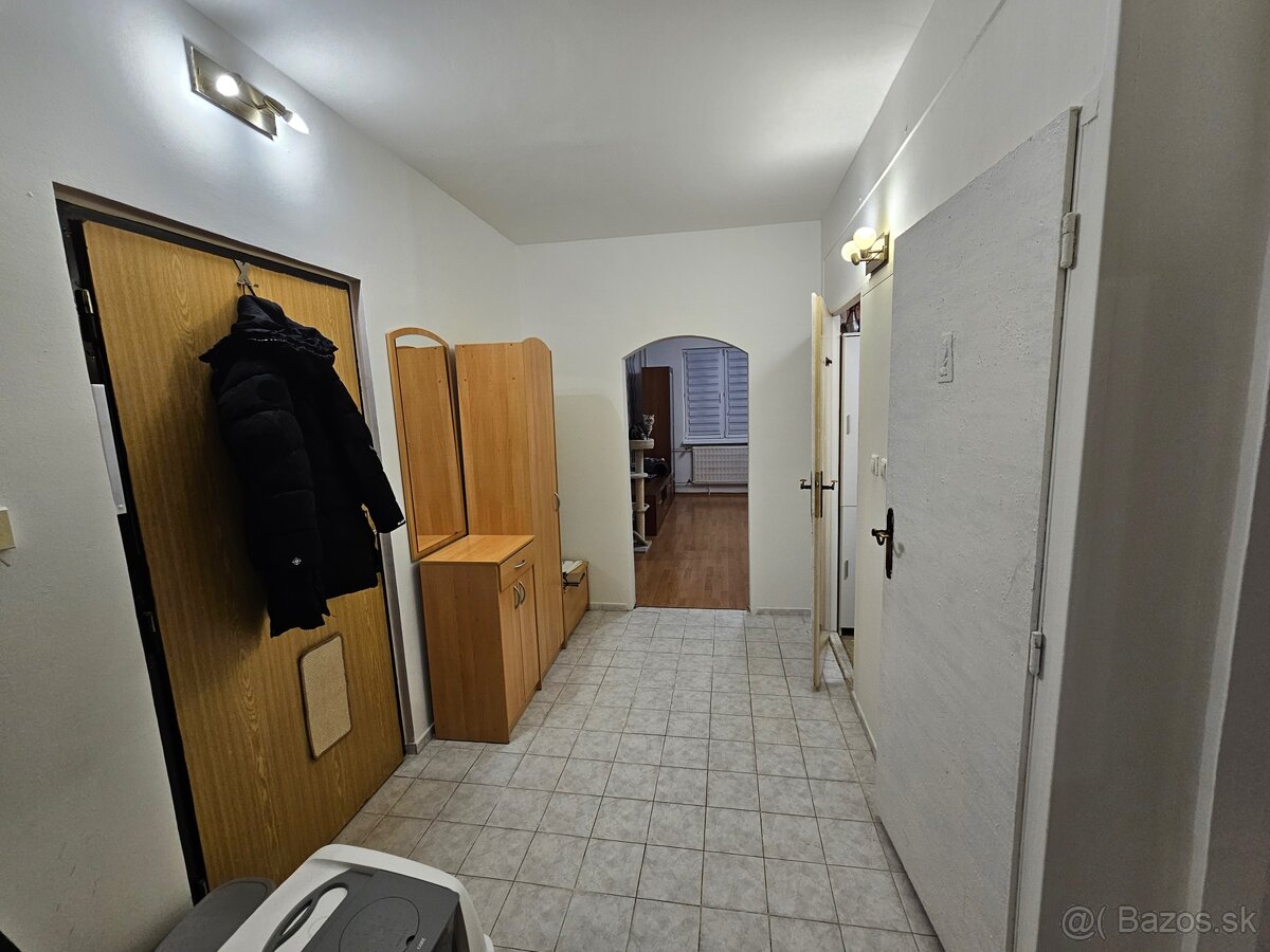 Na prenájom 3izbový byt Šala-Veča - 8