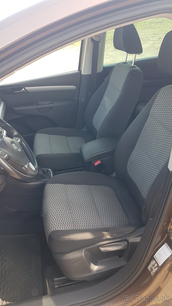 Sharan 2.0tdi 7-miestne - 8